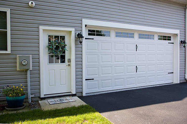 24/7 Emergency Garage Door Panel Replacement experts in Gleed, WA
